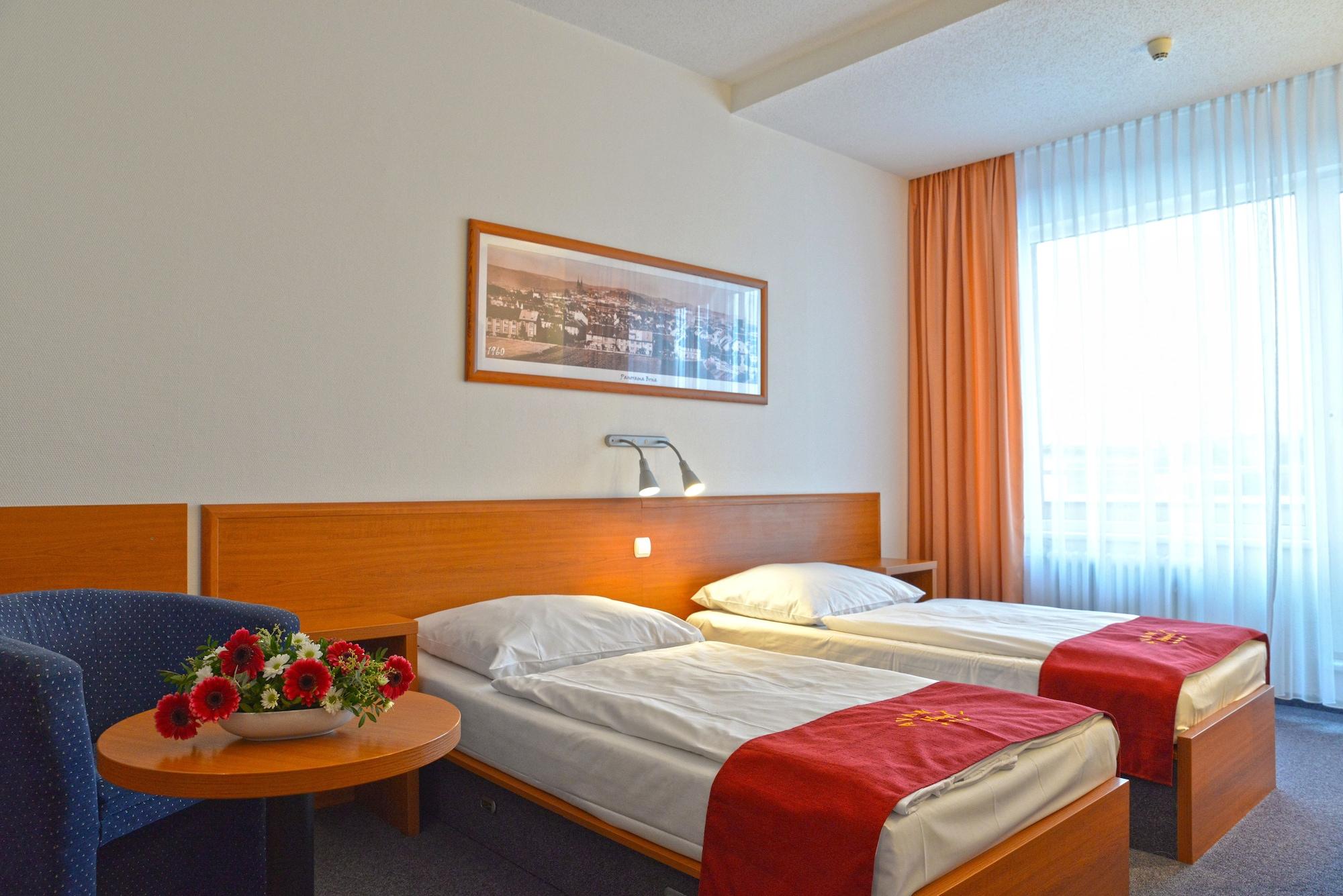 อาแวนติ โอเทล เบรอโน Hotel เบอร์โน ภายนอก รูปภาพ