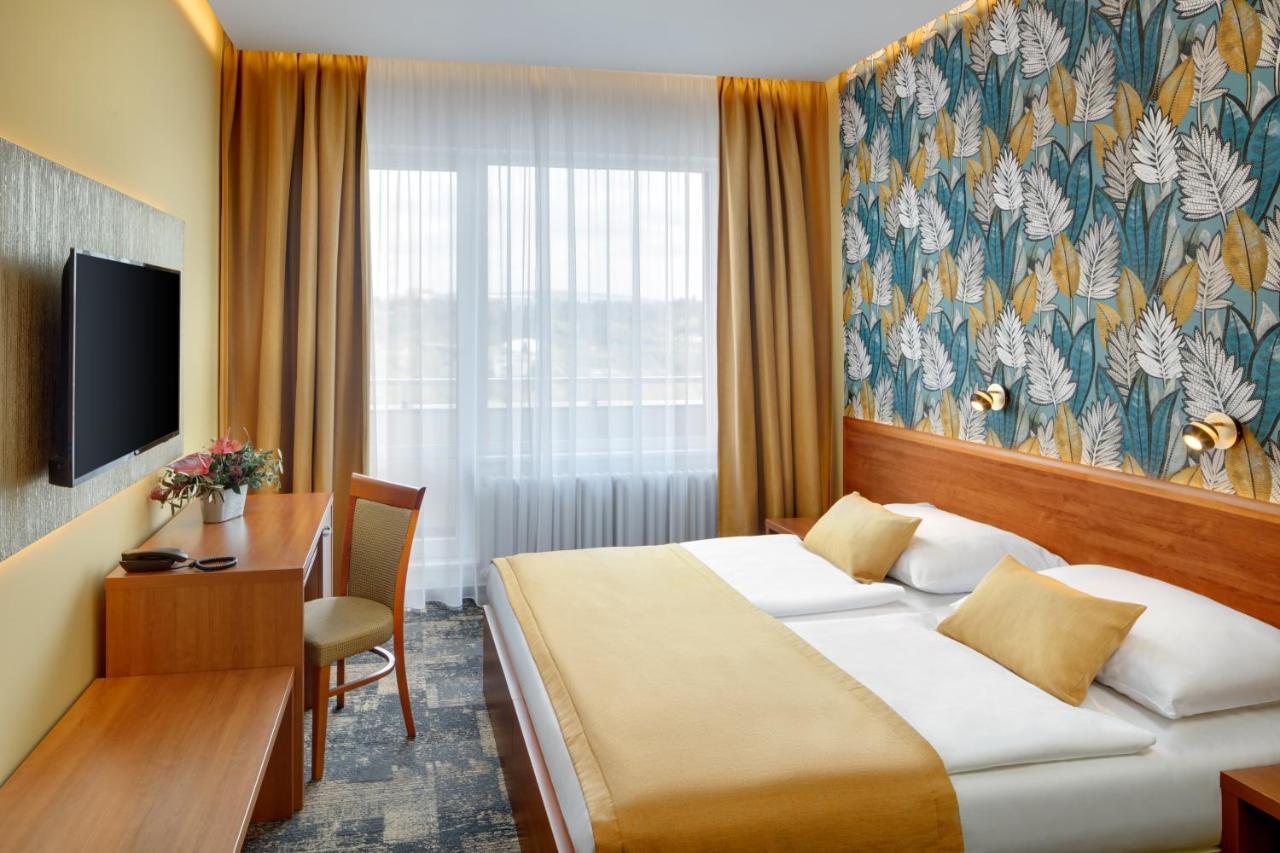 อาแวนติ โอเทล เบรอโน Hotel เบอร์โน ภายนอก รูปภาพ