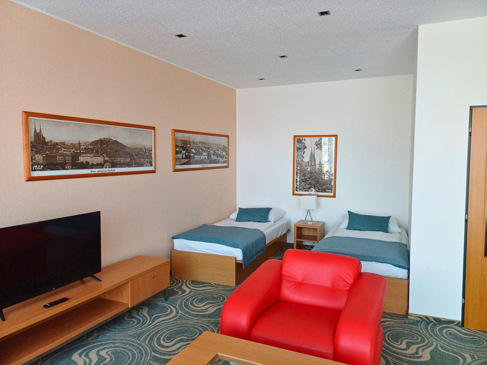 อาแวนติ โอเทล เบรอโน Hotel เบอร์โน ภายนอก รูปภาพ
