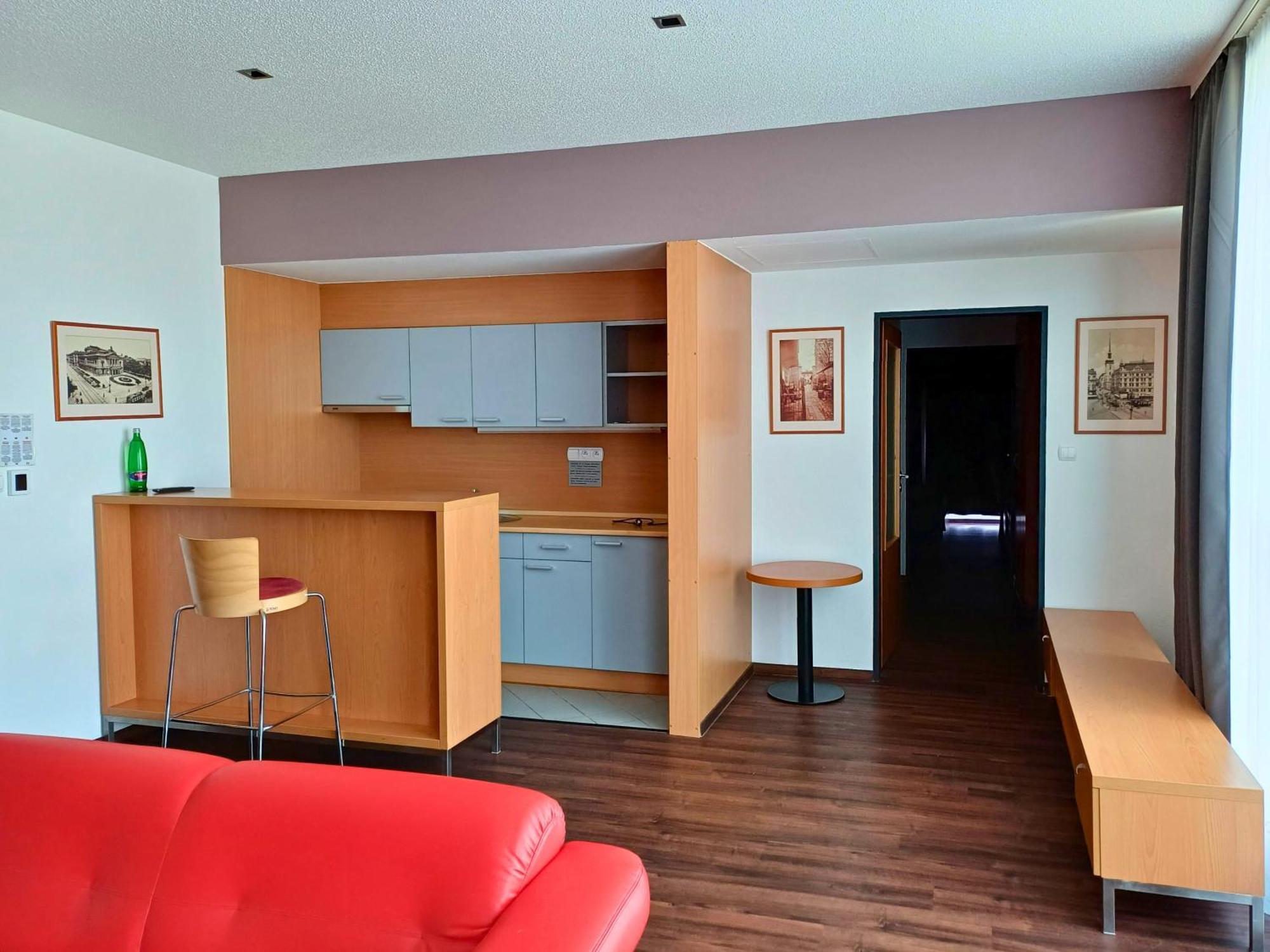อาแวนติ โอเทล เบรอโน Hotel เบอร์โน ภายนอก รูปภาพ