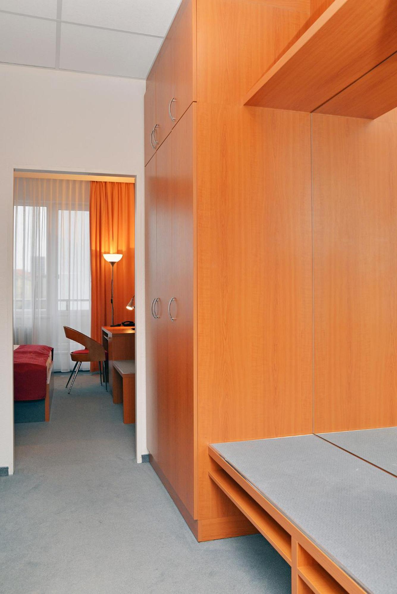 อาแวนติ โอเทล เบรอโน Hotel เบอร์โน ภายนอก รูปภาพ